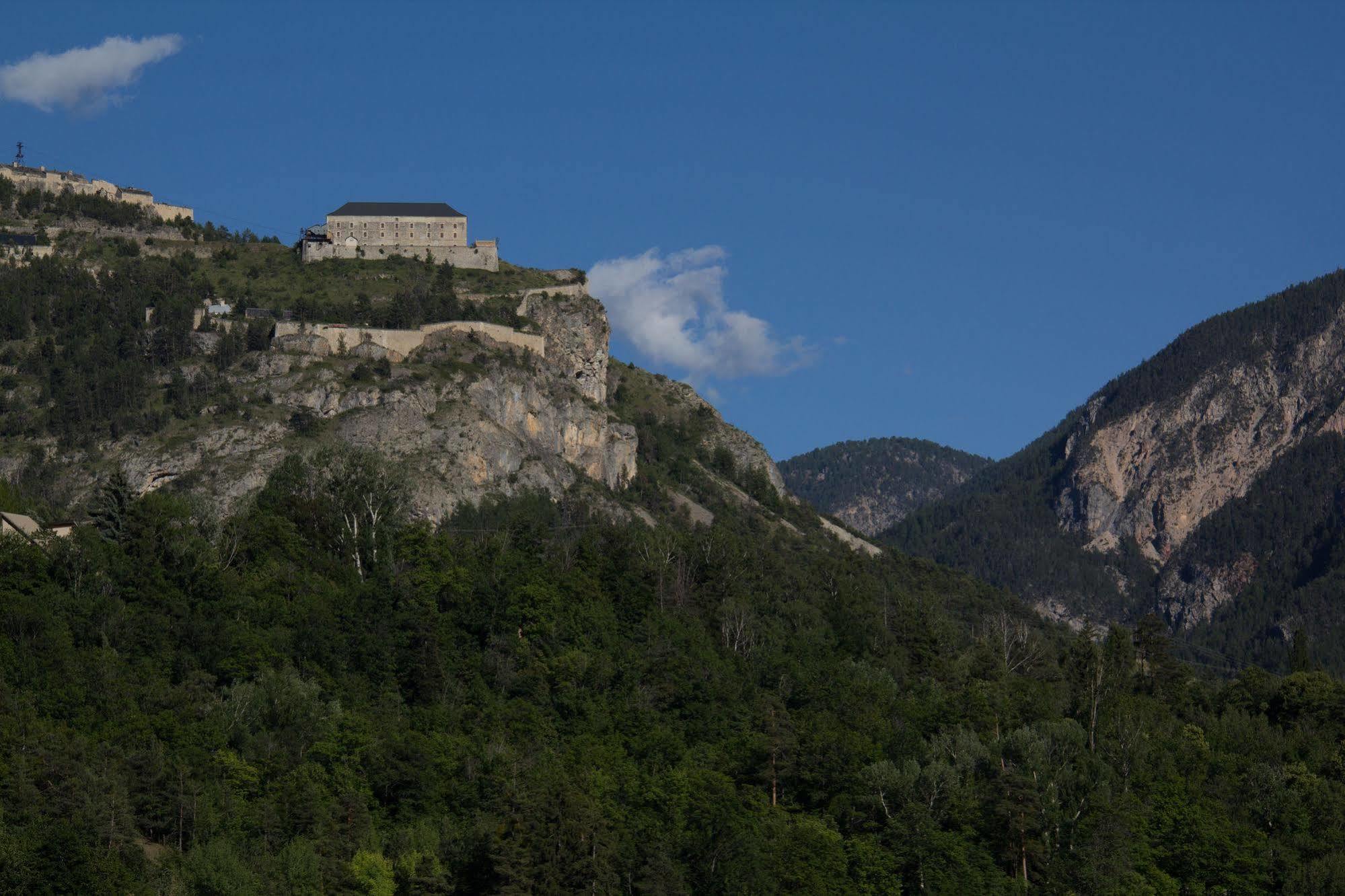 Hotel Mont-Brison Briancon  Exterior photo